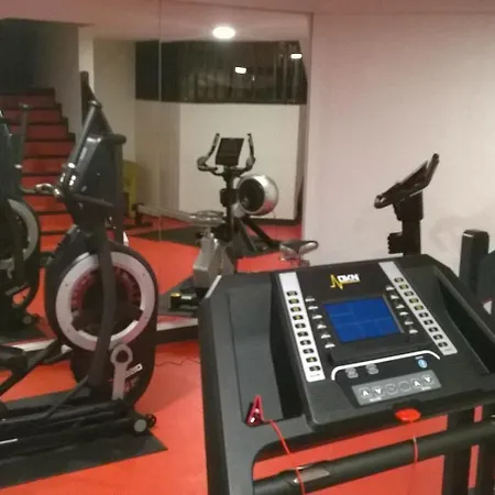 3 étoiles Lumineux Sauna Piscine Au Royal Milan St Lary 6 Pers Appartamento