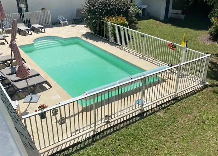 3 Etoiles Lumineux Sauna Piscine Au Royal Milan St Lary 6 Pers